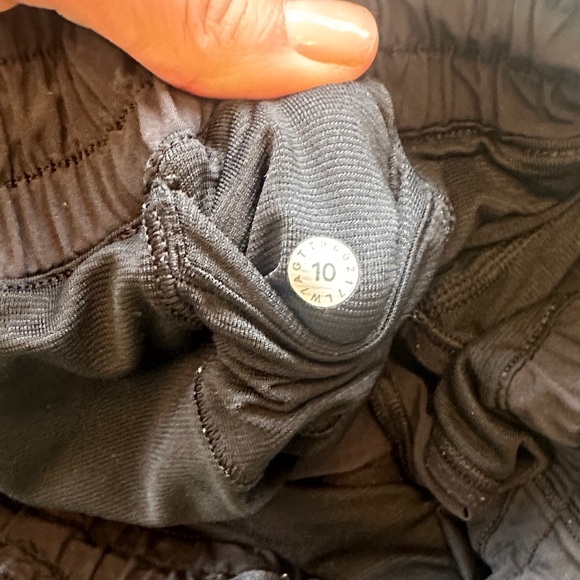 lululemon athletica Women's Classic Black Athletic Shorts - Picture 3 of 3